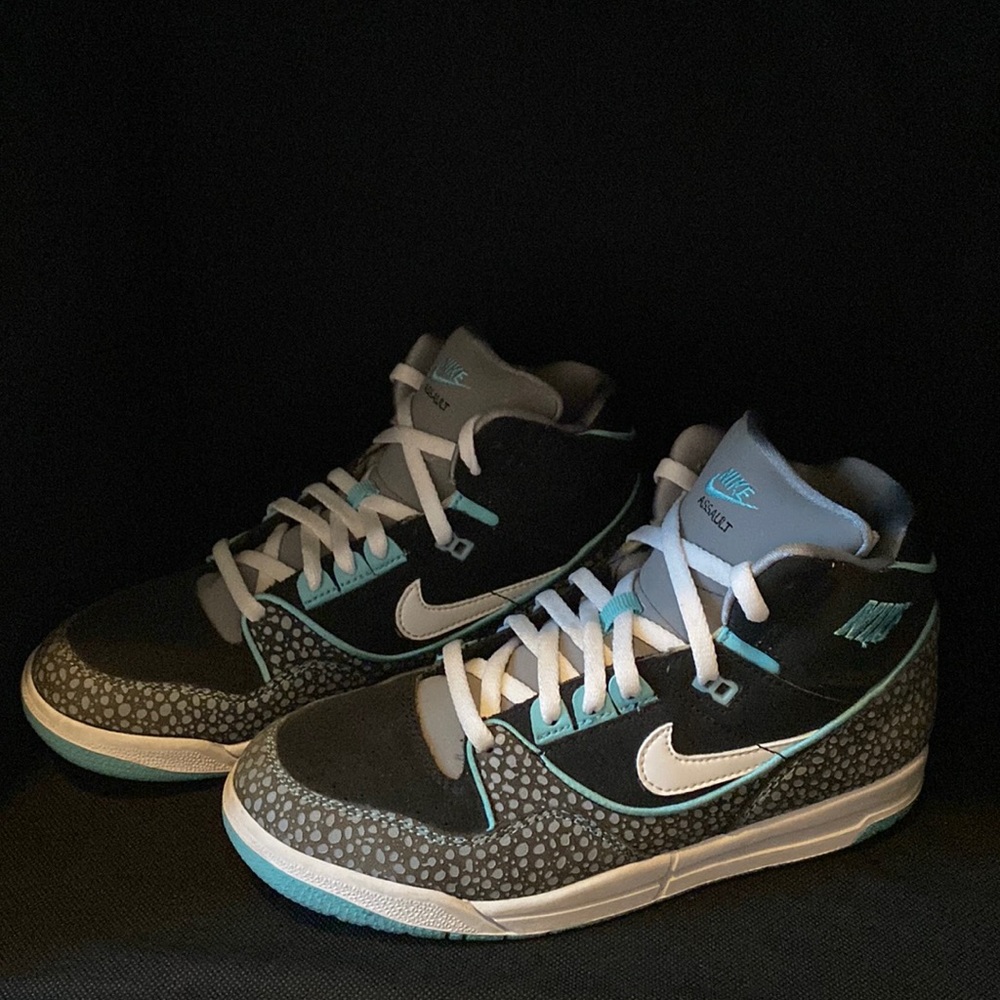 Nike Assault Sneakers